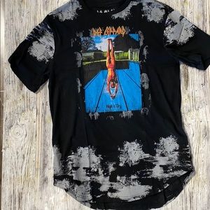 Def Leppard band tee